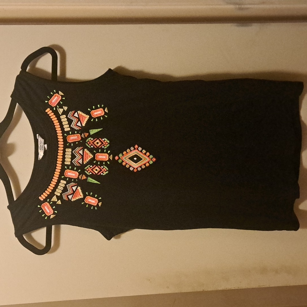 ✴️Indigenous Design black tank Unique & colorful Perfect for any summer outfit